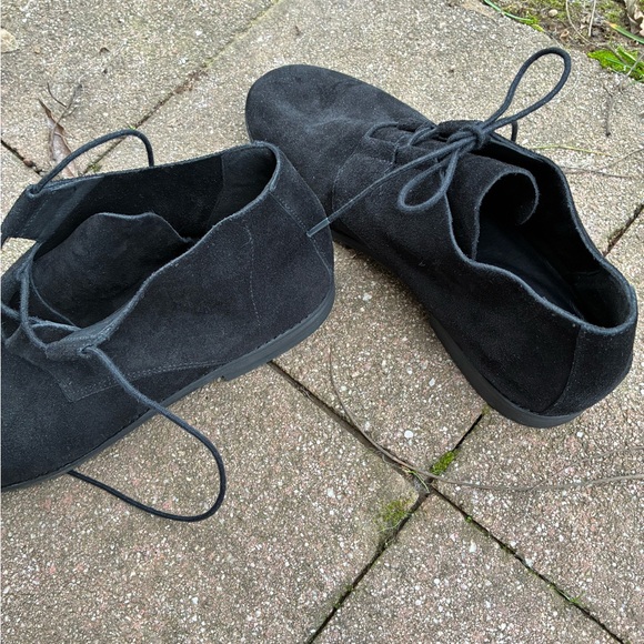 Eileen Fisher Baret Black Suede Shoes - Picture 3 of 7